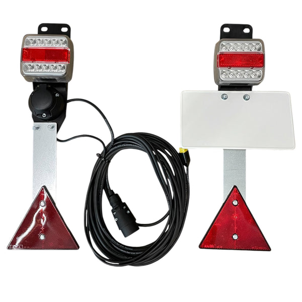 Dreifunktions-Kabelleuchte LED mit Steckdose, mit Kennzeichenhalter, 2x LED-Kammerleuchte, 2x Dreieckreflektoren an Pendelhaltern, Hauptkabel 7,5m, Zwischenkabel 2,2m