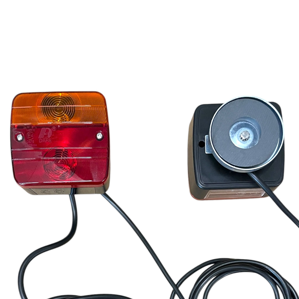 Dreifunktions-Kabelleuchte mit Magnethalterung, komplett verkabelt mit 7-poligem Stecker, Hauptkabel 7,5m, Zwischenkabel 2,2m