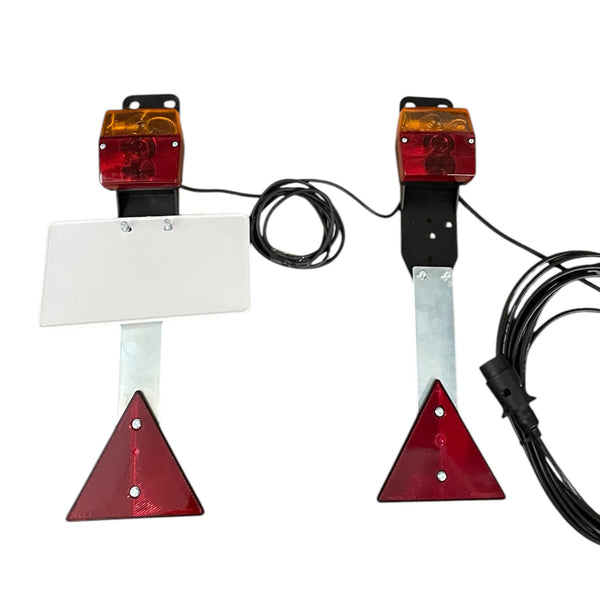 Dreifunktions-Kabelleuchte ohne Steckdose, mit Kennzeichenhalter, 2x Dreifunktionsleuchte (3-Kammer), 2x Dreieckreflektoren an Pendelhaltern, Hauptkabel 7,5m, Zwischenkabel 2,2m