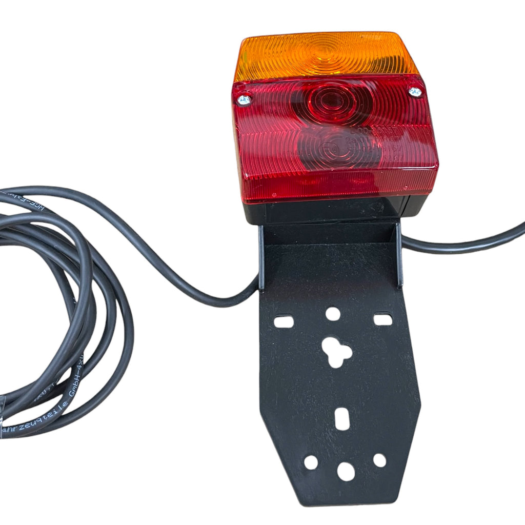 Dreifunktions-Kabelleuchte ohne Steckdose, mit Kennzeichenhalter, 2x Dreifunktionsleuchte (3-Kammer), 2x Dreieckreflektoren an Pendelhaltern, Hauptkabel 7,5m, Zwischenkabel 2,2m