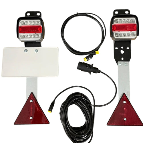 Dreifunktions-Kabelleuchte LED mit Schlagschutzgehäuse, mit Kennzeichenhalter, 2x LED-Kammerleuchte, 2x Dreieckreflektoren an Pendelhaltern, Hauptkabel 7,5m, Zwischenkabel 2,2m