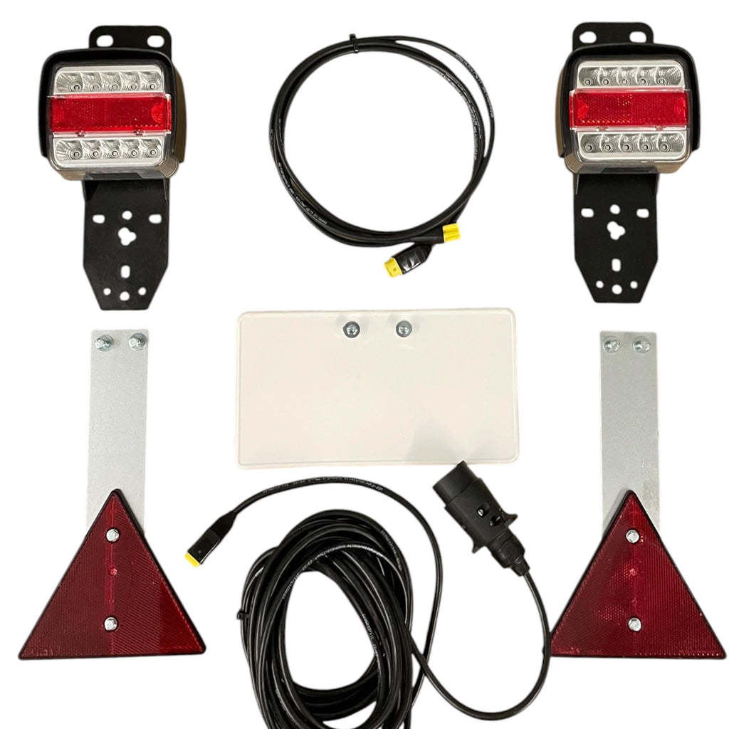 Dreifunktions-Kabelleuchte LED mit Schlagschutzgehäuse, mit Kennzeichenhalter, 2x LED-Kammerleuchte, 2x Dreieckreflektoren an Pendelhaltern, Hauptkabel 7,5m, Zwischenkabel 2,2m